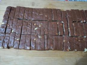 放凉后切成小块