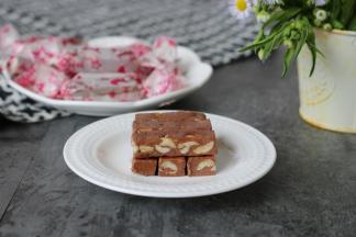 很有嚼头的牛轧糖，可可味很浓