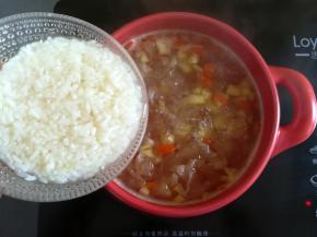 加入甜酒混合一下（我买的比较干的甜酒）