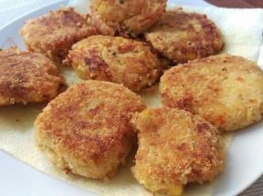煎好后可以放点自己喜欢的酱料沾着吃！
