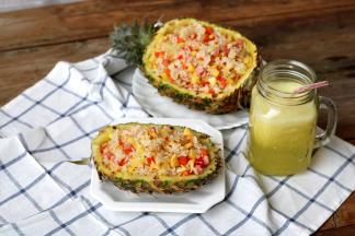 没用完的菠萝肉可以打成菠萝汁，很好喝的饮料