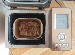 启动面包机的肉松功能