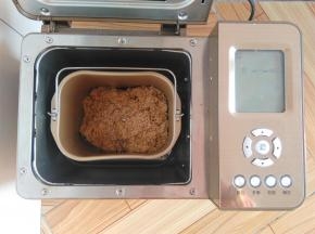 在肉松程序结束前10分钟，加入芝麻