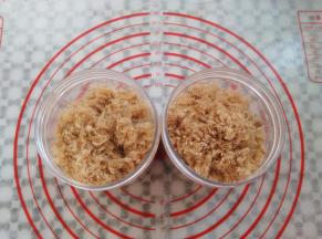 肉松炒好以后取出放凉了装到密封的容器里，可以放冰箱冷藏，尽快吃完