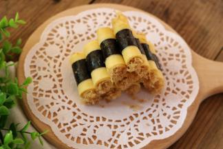 这个紫菜肉松卷是香软的口感，如果要做酥脆的要用蛋卷机才能做