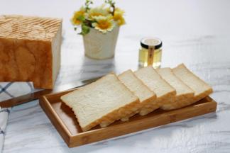 第二天早上起来切片的面包组织