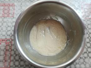 十字切拌手法拌匀，不要画圈搅拌