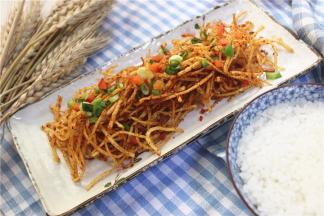 拌均匀后，撒上葱花即可出盘