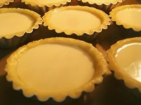 送入预热好的烤箱，上下火180℃烤20分钟，具体看自己烤箱的情况