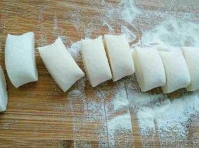 如果不会用手撮，用刀切也可以