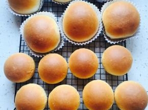 出炉转移到晾网晾凉