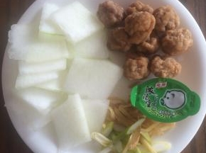 准备食材。