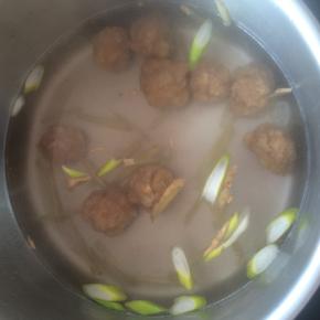 放入丸子，煮15分钟。