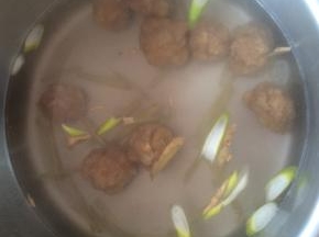 放入丸子，煮15分钟。