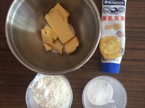 准备食材，黄油软化备用。