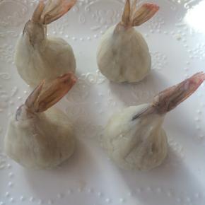 这是包好的虾球。