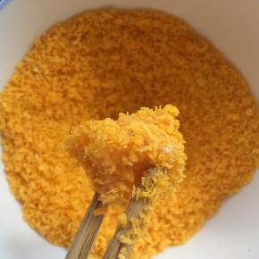 最后裹一层面包糠。