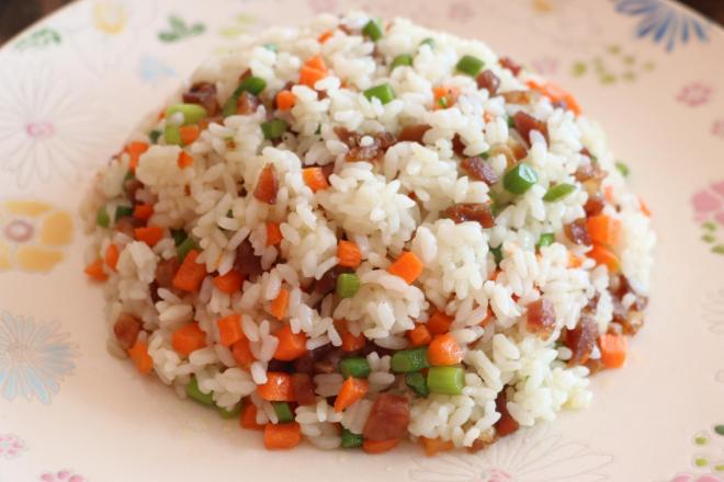 腊肠炒饭
