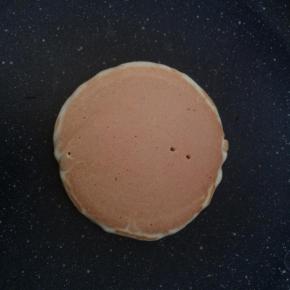 依次煎完所有的面糊。