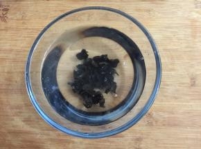 用冷用泡发，用时大概2小时，或者提前一晚泡发