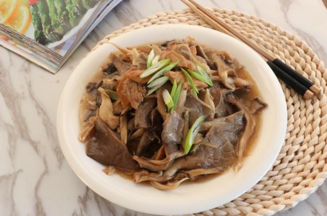 蘑菇炒肉