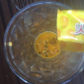 加入适量蜂蜜。