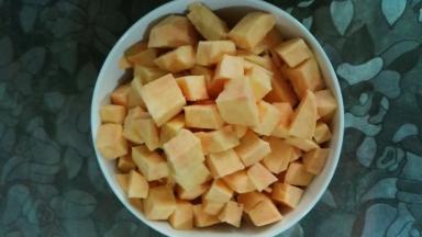 红薯去皮切小块