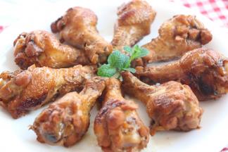 用筷子可以轻松扎透肉块时，大火收汁至汤液浓稠即可。