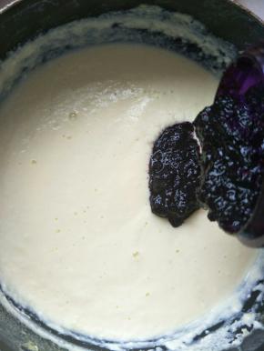 倒入番茄汁中搅拌均匀