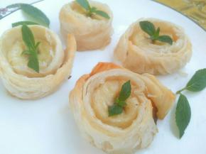 提前预热烤箱，烤箱200度15分钟出炉。