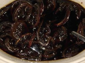 炖到有点粘稠，颜色变深就可以了