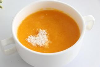 香浓顺滑的芒果汁.