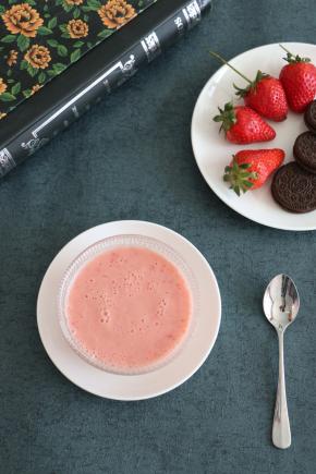 打好的奶昔，颜色很好看哦！