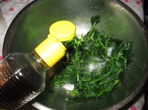 加入适量的酱油
