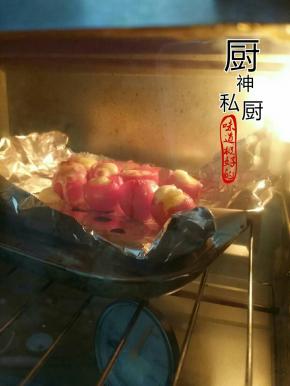 烤箱210度上下火10分钟即可已，装盘装饰，