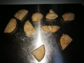 我做了3个面团，把方子的份量翻3倍就是。每个面团平均分成3等份