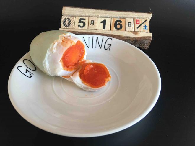 富的流油的咸鸭蛋