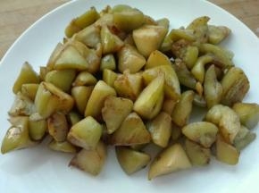 炒软盛出来待用