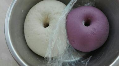 发酵至手指戳洞不回缩不塌陷即可