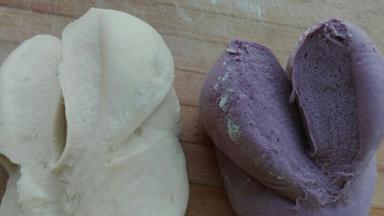 分别揉至切开面团切面无气孔