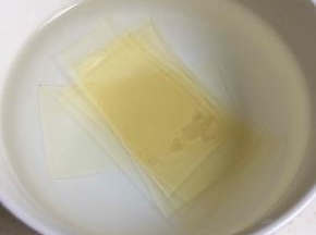吉利丁片放冰水中泡二十分钟