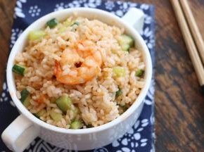 好吃的虾仁炒饭就做好了。