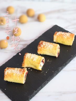 吐司的香酥、香蕉的香甜，加上酸甜的蔓越莓果干，味道真的很不错哦。