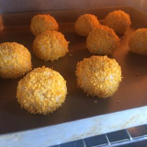 烤箱预热，160度200分钟。