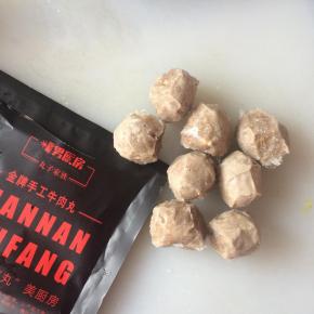 肉丸提前解冻。