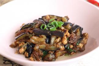 酱香浓郁。很是下饭。