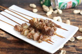 好吃的烤羊肉串就好啦！