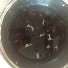 开水焯烫3分钟。