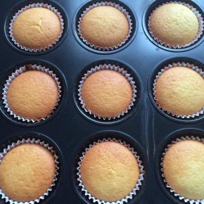 出炉晾凉备用。