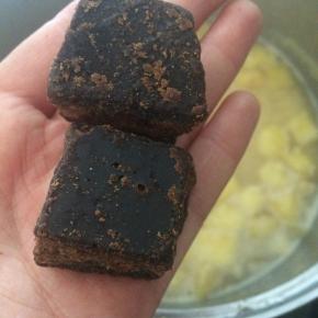 出锅前放入红糖。